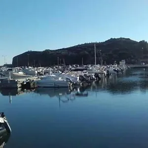 En El Puerto De Llança! Llançà